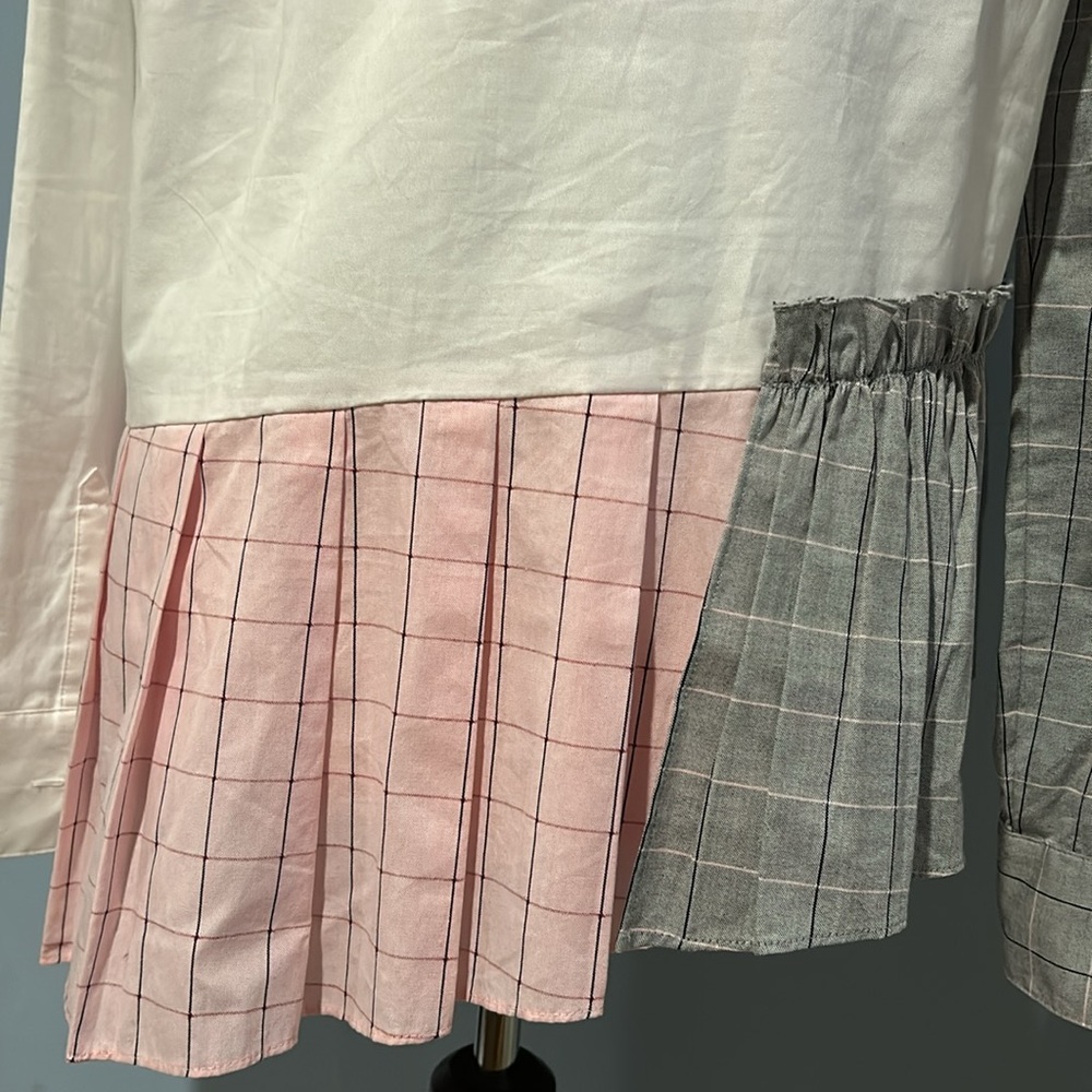 Scripted Asymmetrical 3/4 Button Down Pull Over B… - image 4